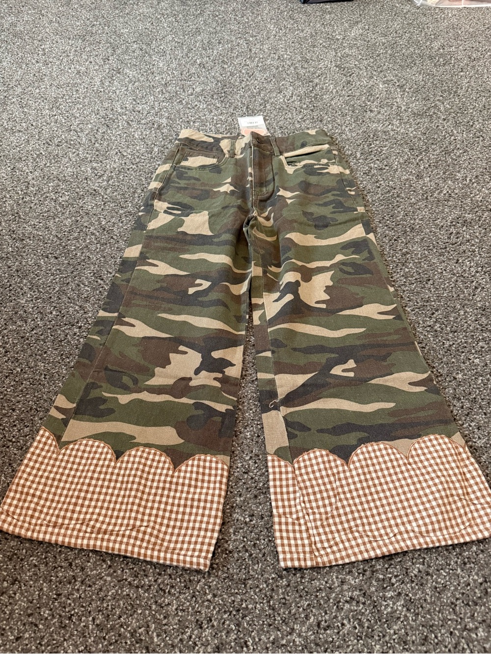 Camo Ankle Wide-Leg Pants with Brown Gingham Scallop Hem